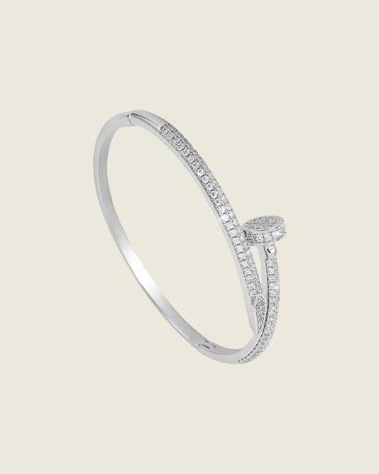 Nagel Armband mit Steinen